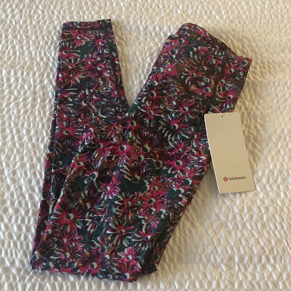 Lululemon Size 4 Swift Speed HR Tight NWT